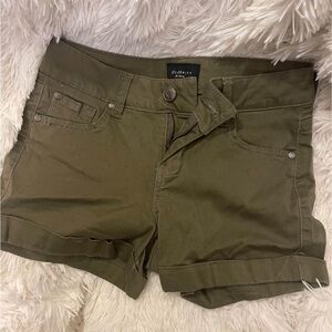 Women’s shorts size 3/26!!!!